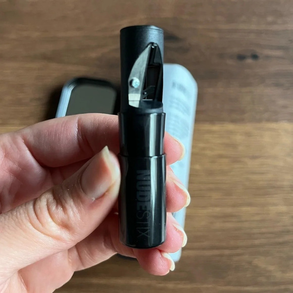 NWT NUDESTIX SCULPTING PENCIL - Light/Medium 2 - Picture 3 of 10